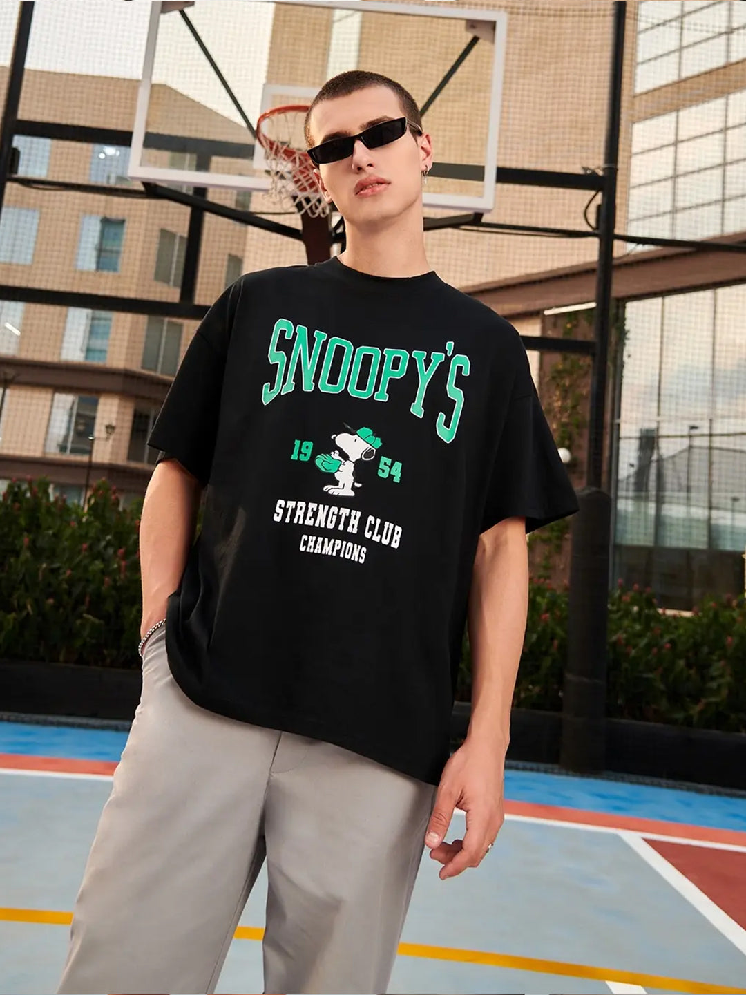 Unisex Snoopys Oversized Black Graphic Tee